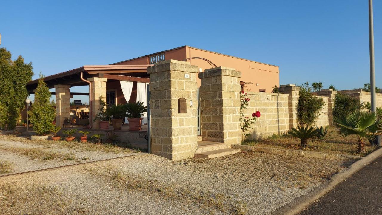 Oniro Specchia Bed & Breakfast ภายนอก รูปภาพ