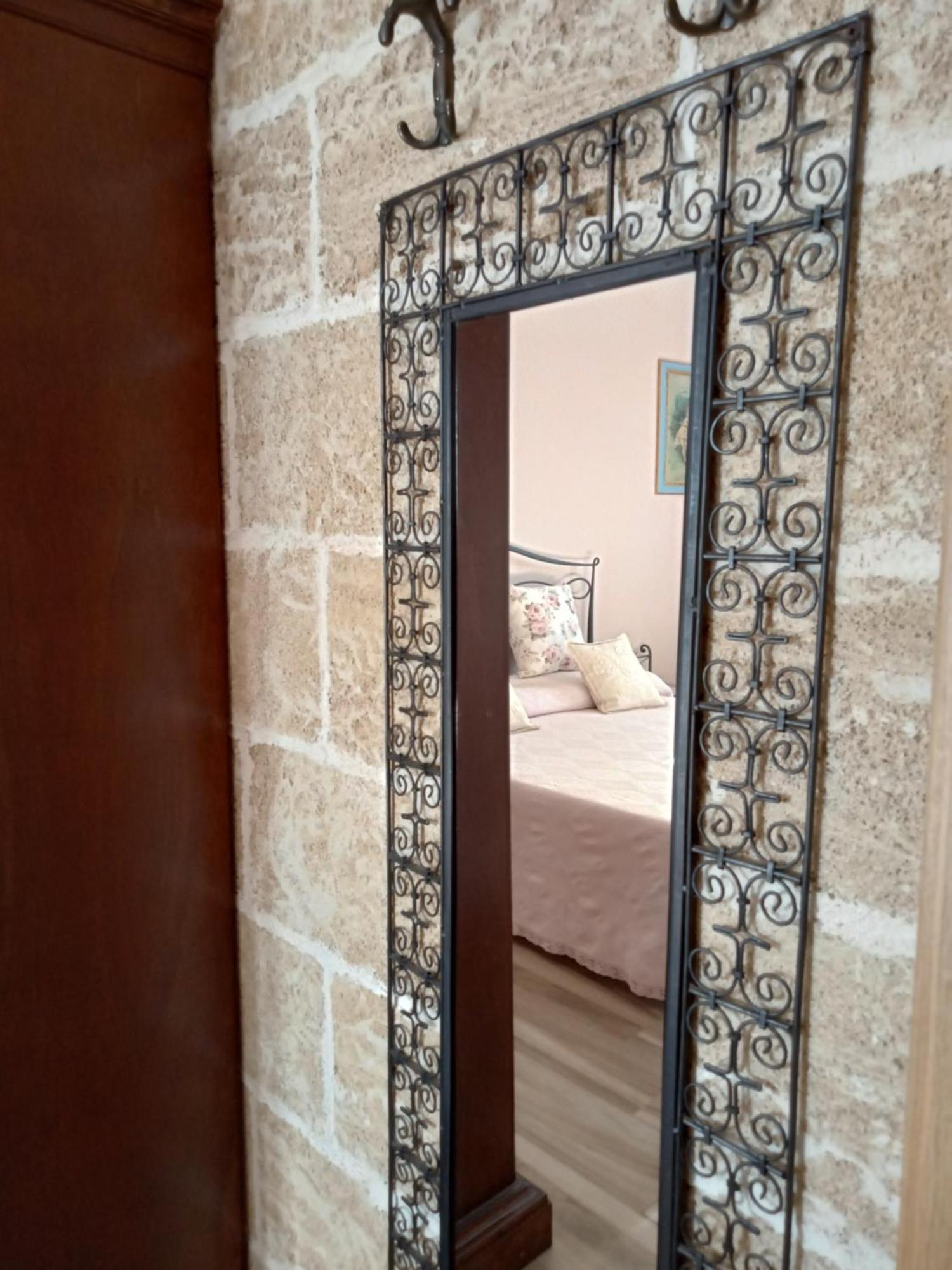 Oniro Specchia Bed & Breakfast ภายนอก รูปภาพ